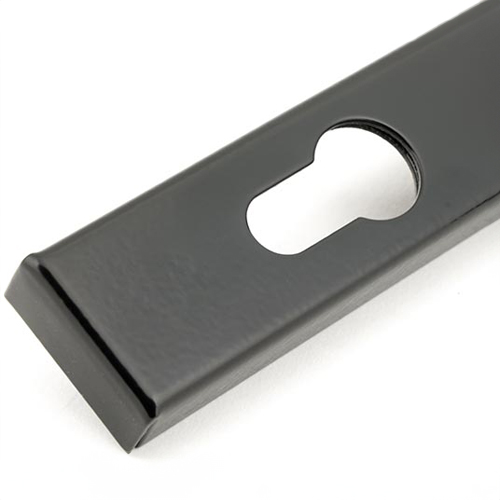 From the Anvil Brompton Lever Lever Multipoint Door Handles - 92mm PZ Sprung 212mm Screw Centres (LEAD TIME: 2-3 DAYS)